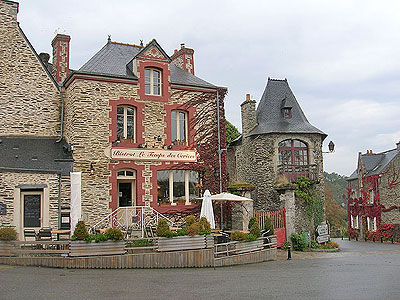 Rochefort-en-Terre Bistro.  Copyright Cold Spring Press 2009-2010.  All rights reserved.