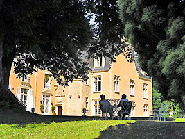 Tea under the elms.  Photo copyright Count and Countess de Vanssay.  All rights reserved.