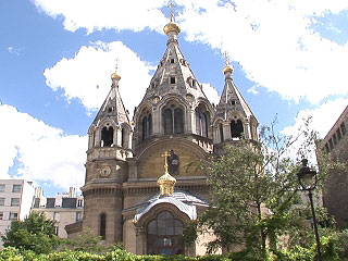 Saint Alexander Nevski Russian Orthodox Cathedral.  Photo credit: http://www.netprof.fr.