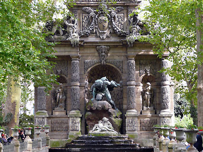 Sculpture Fontaine Médicis.  Wikipedia