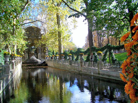 Fontaine Médicis - Luxembourg Gardens.  Wikipedia