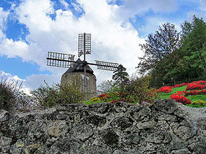 Lautrec Moulin. Photo copyright Cold Spring Press.  All rights reserved.