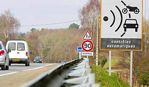 Radar Warning Sign.  Photo credit:  www.lepoint.fr