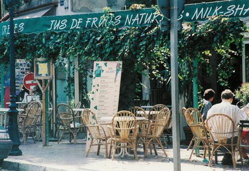 Enjoying lunch in St-Rémy-de-Provence